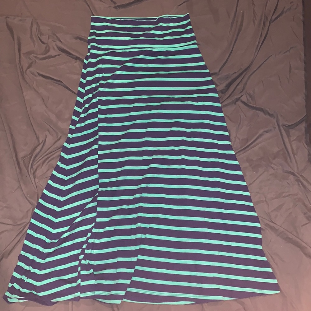 A womens turquoise and blue long maxi skirt. Size medium. A Mossimo design.